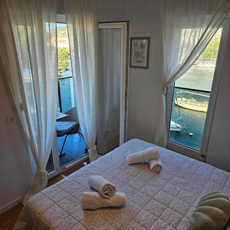 Apartman River Breeze オミシュ エクステリア 写真