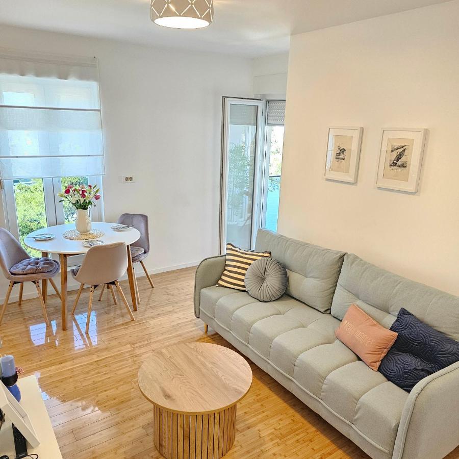 Apartman River Breeze オミシュ エクステリア 写真
