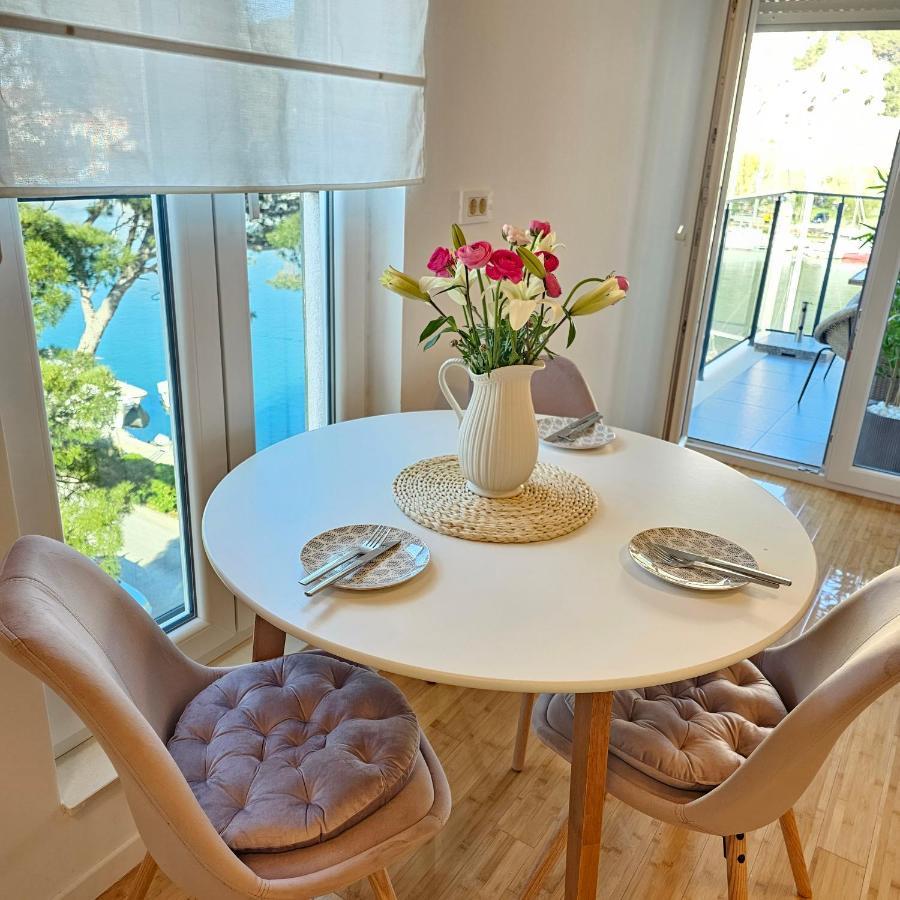 Apartman River Breeze オミシュ エクステリア 写真